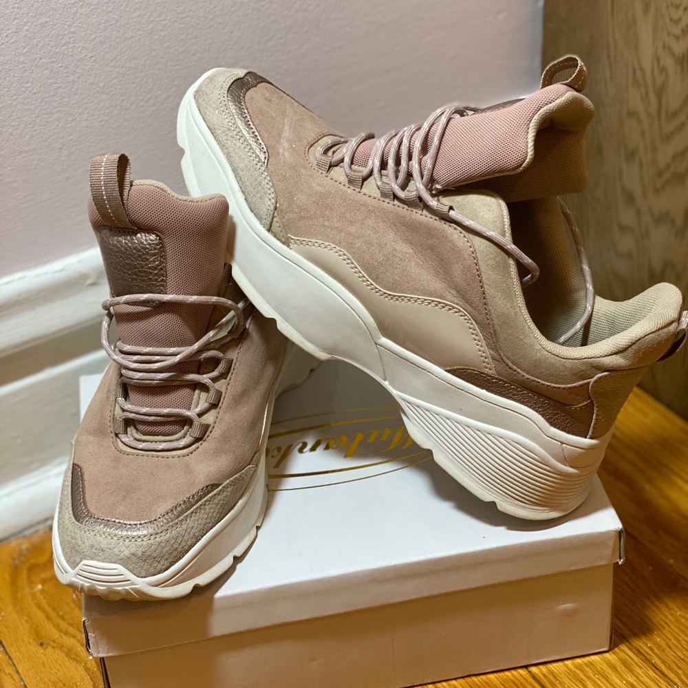 H&M sneakers. 👟